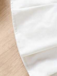 少女三件套！白色网纱露脐上衣，搭配印有“LOSANGELES”字样的白色吊带背心，以及带口袋的同色系百褶迷你裙，实用百搭，轻松打造时尚街头风，夏季出行必备单品。 - 白色 - 查看 9