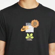 Áo thun ngắn tay cổ tròn in hình hoa hướng dương của Nike Sportswear - màu đen - Xem 5