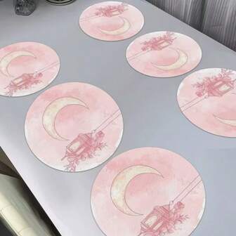 2/4/6 pièces Set de sets de table élégants thème Ramadan, avec des tons roses avec des motifs de lune et de lanternes, sets de table de 15 pouces avec des fleurs fraîches. Convient pour les rassemblements, les repas et la décoration de fête. Convient également pour la décoration de la maison, la décoration de table de fête, la décoration de fête de style ferme et le style ferme. Sets de table lavables, matériau durable, idéal pour la décoration de table de fête et les divertissements à la maison.