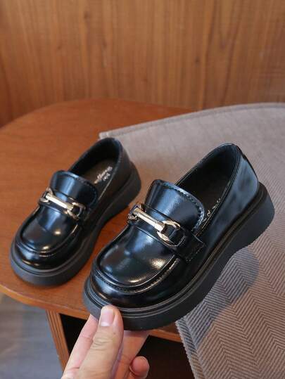 1双儿童平底休闲鞋，简约时尚百搭女童英伦风真皮学生鞋