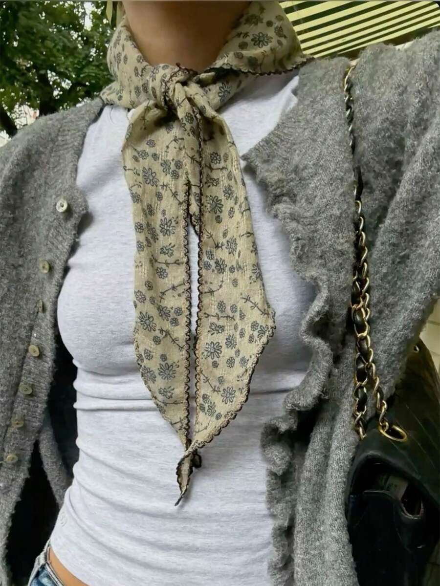 1pc Women's Triangular Scarf Neck Gaiter, Floral Print Fashion Versatile Headwear, Spring - Green - View 1