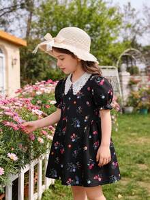 Abito da ragazza casual, stile campus e strada, design classico retrò con inserti in pizzo, vita svasata, stampa floreale botanica all-over, colletto Peter Pan, maniche a sbuffo, primavera/estate - nero - Visualizzare 1