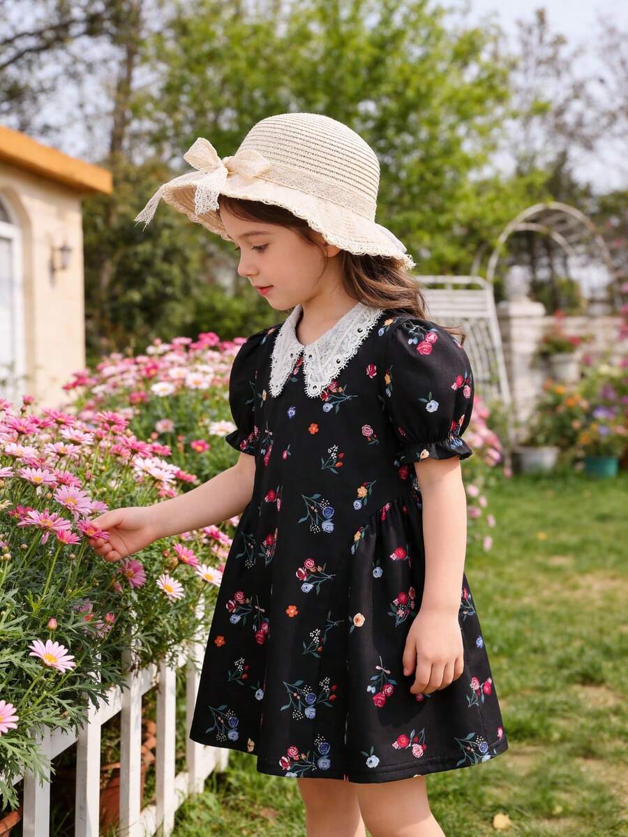 Abito da ragazza casual, stile campus e strada, design classico retrò con inserti in pizzo, vita svasata, stampa floreale botanica all-over, colletto Peter Pan, maniche a sbuffo, primavera/estate - nero - Visualizzare 1