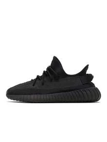 Adidas 体验阿迪达斯 Yeezy 350 V2 Onyx 的精湛工艺，其完美的三重黑色 Primeknit 鞋面贴合您的脚部轮廓，带来舒适贴合的穿着体验。透明网眼侧条纹增添了微妙的立体感和透气性。 - 瑪瑙 - 查看 1