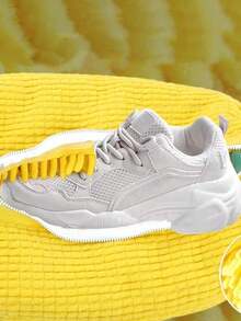 1个椭圆形鞋履清洁袋，360°全方位清洁，耐用涤纶材质，可重复使用，带隐藏式拉链，适用于所有鞋型和尺码，针织面料，可机洗 - 彩色 - 查看 3