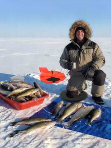 SOUGAYILANG 1个冰钓竿架，带橙色杆旗/10英寸双触发咬钩报警旗 - 隔热防冻底座、旗杆锁和配件盒，适用于冬季湖泊冰洞垂钓 - 橘色 - 查看 9