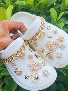 Conjunto de 24 enfeites de jardim DIY com laço de urso dourado com strass, fivela de corrente de cristal dourada, flores removíveis para sapatos, ideais para sandálias, sapatos vazados, presentes de Natal e para todas as estações. - Ouro - Ver 4