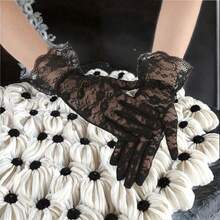 热销！女士黑色蕾丝防晒手套 - 夏季时尚薄纱网眼手套，优雅花卉短袖口。完美的情人节礼物，休闲和户外活动的最佳配饰。限时特惠，夏季必备！