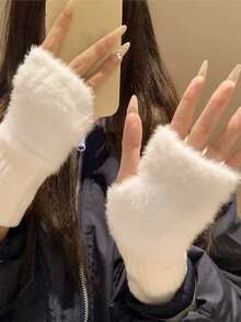 زوج جديد من قفازات الكشمير الفاخرة بدون أصابع، للنساء - قفازات مصنوعة من صوف ناعم ودافئ، متوافقة مع الشاشات اللمسية، تصميم أنيق بلون واحد، مناسبة للكتابة في المكتب والجامعة والاستخدام اليومي الداخلي/الخارجي، مصممة لتناسب شكل اليد وتوفر حماية مضادة للانزلاق. - متعدد الألوان - مشاهدة 2