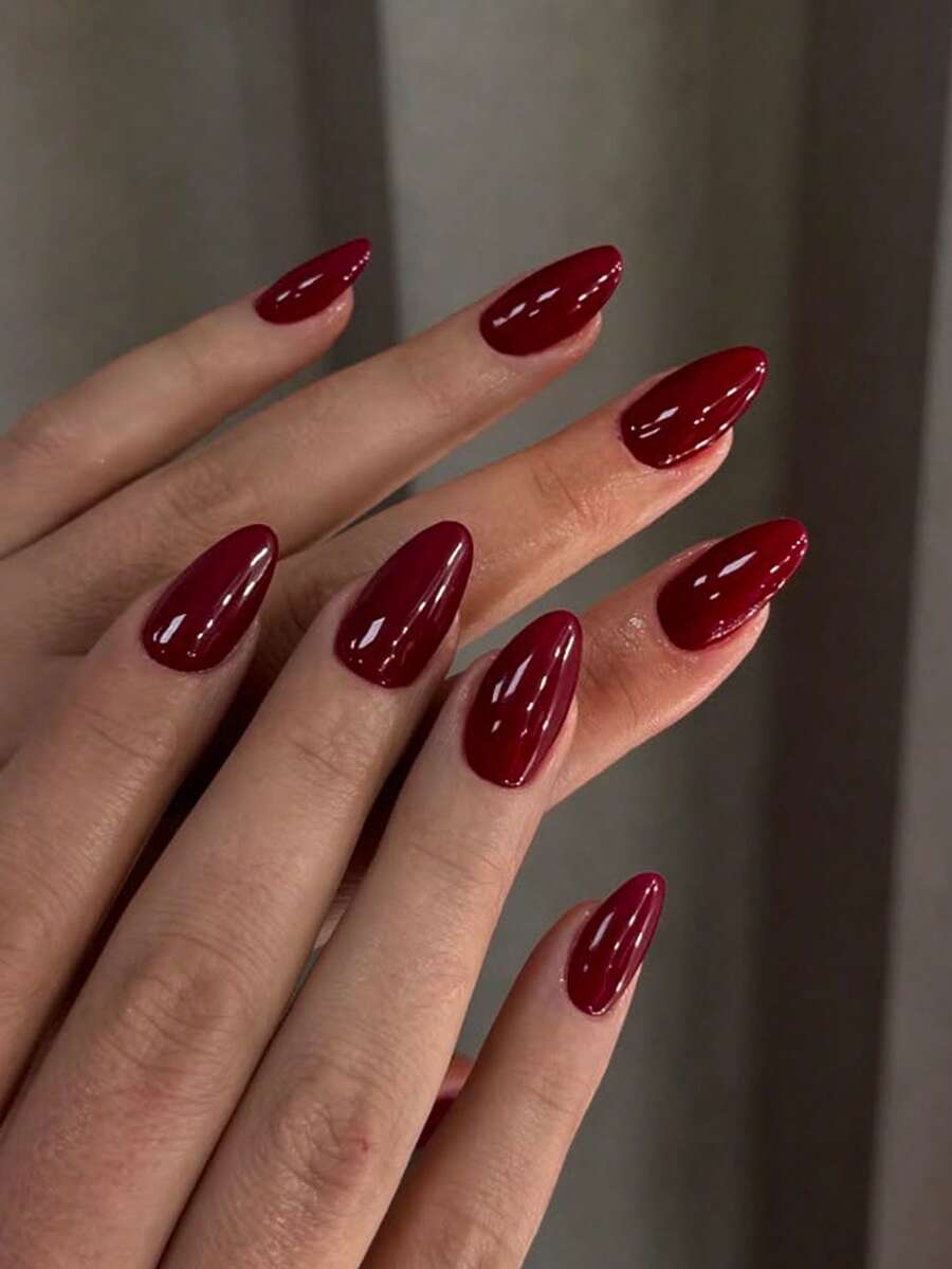 30 miếng dán móng tay hình hạnh nhân dài màu đỏ bóng, chất liệu acrylic, vừa khít hoàn hảo, bộ sản phẩm bao gồm: 1 miếng gel dẻo và 1 dũa móng. Móng tay màu đỏ và đỏ tía sẽ làm cho đầu ngón tay của bạn tỏa sáng rực rỡ, phù hợp cho các bữa tiệc, khiêu vũ và sử dụng hàng ngày. Dụng cụ làm móng - Màu Đỏ Sâu - Xem 1