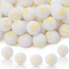 10/26颗白色底黄色字母圆形硅胶字母珠 - DIY个性化珠宝制作套装，工艺用品，适用于制作姓名手链、钥匙扣、吊坠、证件挂绳和珍珠笔