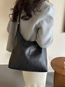Tas jinjing komuter warna solid bahan PU model terbaru 2026, tas selempang desain minimalis dan unik, tas bahu bergaya dengan kapasitas besar. - Hitam - View 4