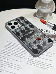 1 Peça Capa de Telefone 2 em 1 à Prova de Choque e Anti-Queda com Espelho Xadrez Preto e Strass "LUCKY" Compatível com iPhone 17 Pro Max - Prata - Visão 7
