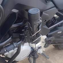 2 piezas Soporte para botella de agua de motocicleta - Soporte ajustable de alta resistencia (0,6 - 1,56 pulgadas), sin instalación requerida, duradero/se ajusta al sistema de bebidas de motocicleta con botella de 1 litro, sin manos (negro, también se ajusta a bicicleta de montaña/bicicleta eléctrica) - A - Ver 1