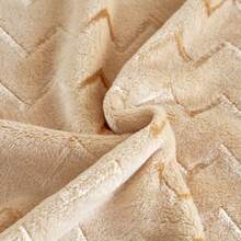 1pc Flannel (Polyester Fiber) V-Shaped Metallic Yarn Printed Fleece Blanket, Modern Solid Color Minimalist Style Suitable For Warm Travel, Office, Home Decor - Khaki - View 6