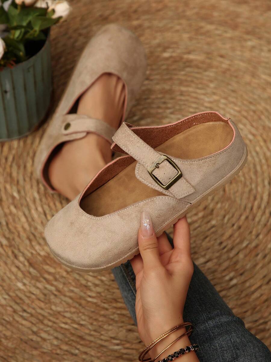 Giày cao gót quai chữ T màu kaki nhạt kiểu cổ điển, chất liệu giả da lộn, đế mềm mại thoải mái, đa năng cho cả đi làm và mặc thường ngày, dễ mang. - Màu Khaki - Xem 1