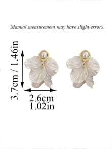 A Pair Of Exquisite French Retro Elegant Niche High-End Petal Tassel Stud Earrings For Young Girls' Daily & Holiday Wear