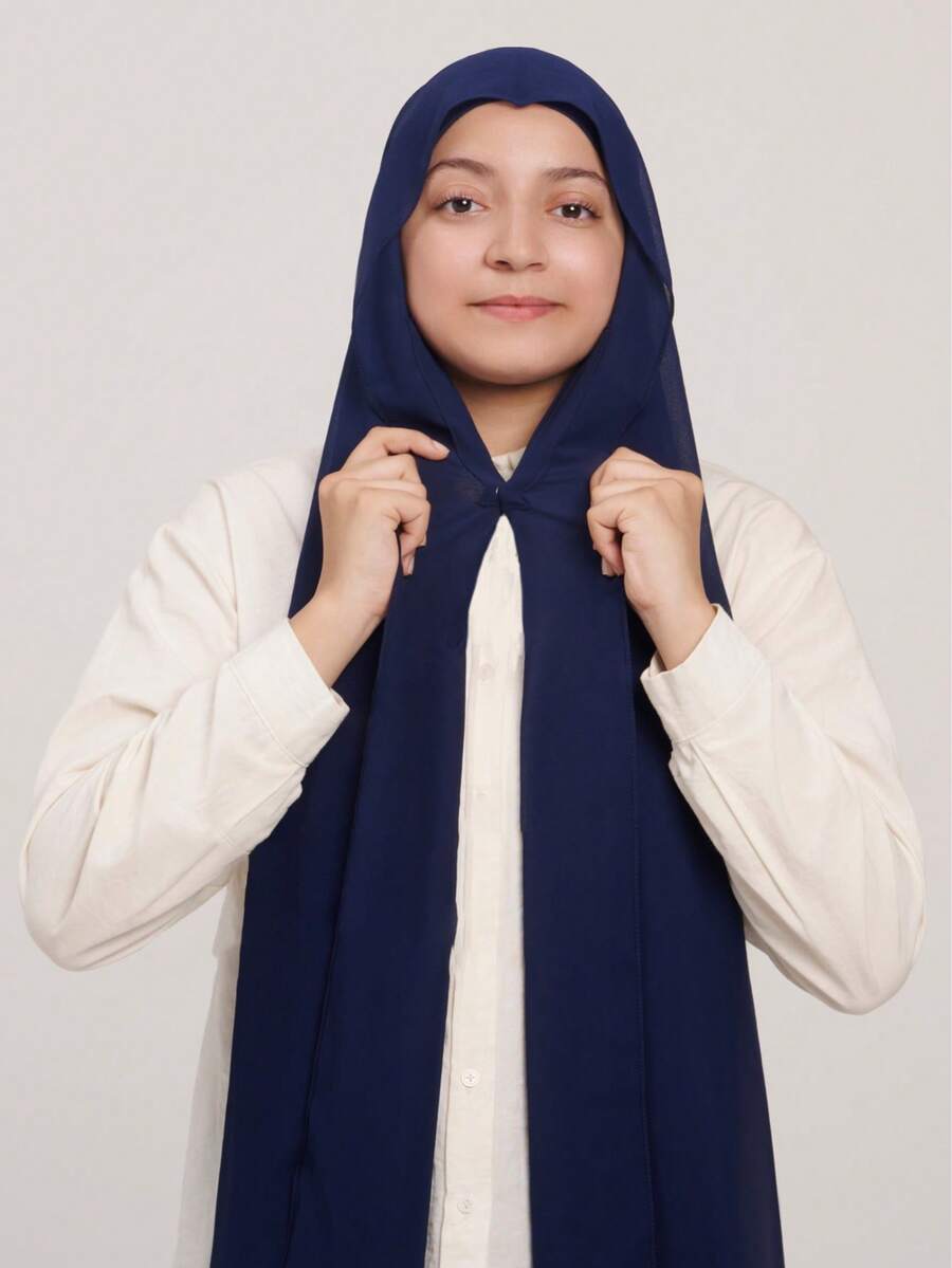 一件式速戴头巾，磁扣设计，三合一功能，包含雪纺围巾、针织内衬帽和头巾。丝滑柔软，亲肤透气的雪纺面料。适合日常穿着，也适合节日、祈祷和朝圣等场合。