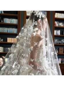 新娘头纱头饰，饰有3D蝴蝶和白色珍珠，奢华超大拖尾头纱，优雅适合婚礼、秋季服装以及情人节配饰。 - 白色 - 查看 19