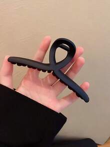 4 szt./1 szt. Damskie, kwadratowe, czarne, krzyżowe, skręcane, półokrągłe plastikowe spinki do włosów, modne, uniwersalne, eleganckie, minimalistyczne, jednokolorowe spinki do włosów, odpowiednie na co dzień, na co dzień, na imprezę, dojazdy do pracy, na plażę, na wakacje, do stylizacji włosów, mycia twarzy/włosów, makijażu, jako dodatek do stroju, modne spinki do włosów, swobodna spinka do włosów, elegancka spinka do włosów