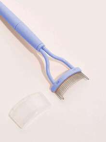 Lược chải mi lông mềm màu xanh nhạt, thích hợp để chuốt mascara không bị vón cục, tách mi và chải chuốt tỉ mỉ - Tuyệt vời cho trang điểm hàng ngày, du lịch và vùng da mắt nhạy cảm. - Màu xanh bụi bặm - Xem 3