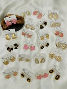 18对（随机发货）304不锈钢花朵/蚀刻叶子圆形水滴耳环。适合作为生日或情人节礼物。男女皆宜日常佩戴。 - 彩色 - 查看 4