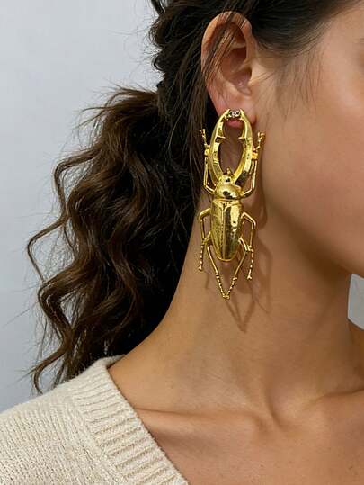 1 par de pendientes de aro con diseño de escarabajo de aleación versátil y personalizado, pendientes de diseño minimalista y retro para mujeres