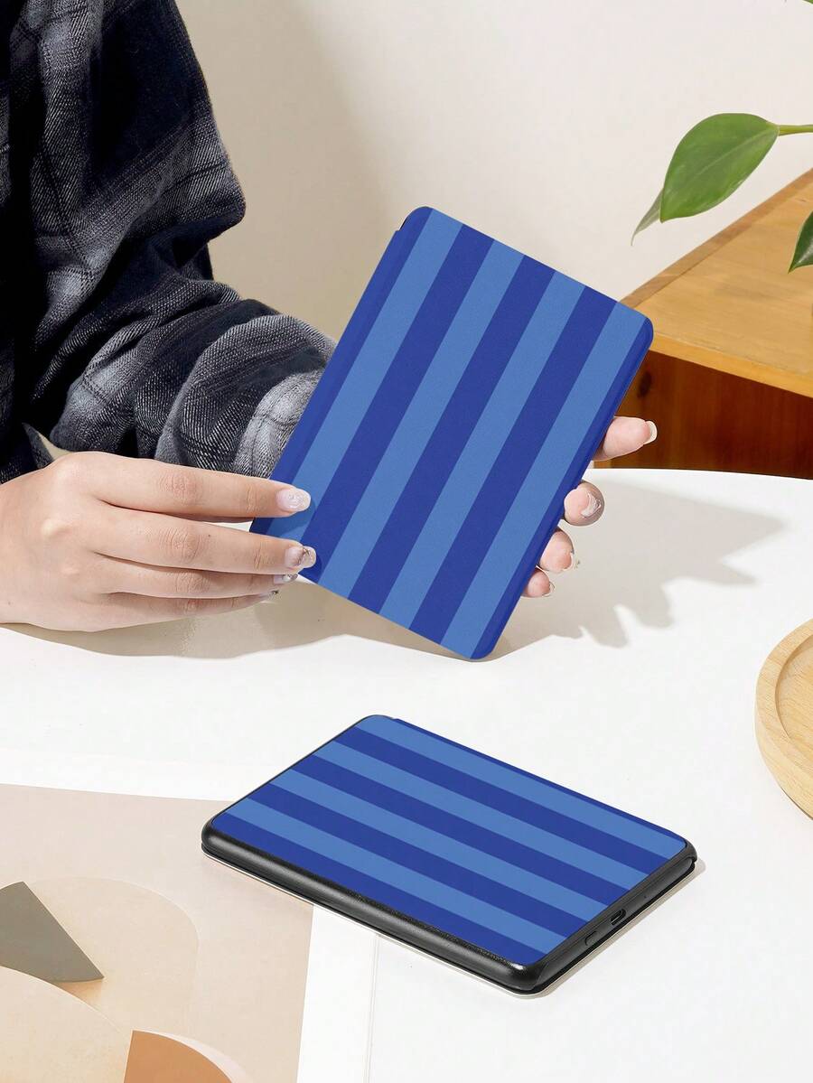1pc Blue Plaid Pattern E-Book Protective Case, Compatible With Kindle Paperwhite 5, IPad (A16) 11 Inch 11th Gen 2025, IPad 10.2 Inch 10th Gen, Auto Wake/Sleep Function, Slim & Lightweight, Perfect Fit To Protect Your Tablet/E-Reader - Multicolor - View 1