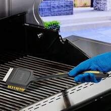 Mr. Bar-B-Q - cepillo para polvo de parrilla de gran tamaño alimentado por Scrub Daddy - negro y amarillo - Ver 3