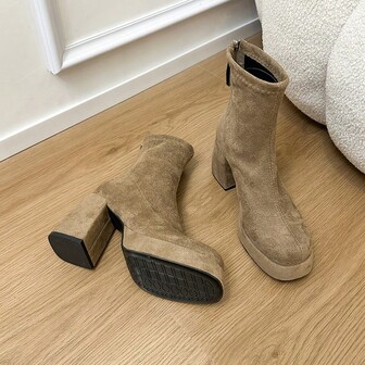 Damstövlar, Vintage ridstövlar med spetsiga tår och grov klack, mångsidiga plagg för höst/vinter och moderiktiga