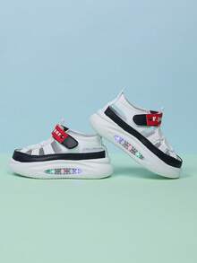1 paire de chaussures de sport à LED lumineuses à la mode pour tout-petits et enfants, filles et garçons, design aéré et évidé pour le port intérieur et extérieur, printemps/automne - Blanc - Voir 3