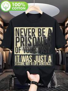 Camiseta Motivacional de Hombre% Algodón - Nunca seas prisionero de tu pasado - Camiseta con Cita Inspiradora Negro con estampado amarillo. Ajuste Regular Cuello Redondo Manga Corta. Camisa Casual de Confort para Hombre para Todas las Estaciones. Atuendo Casual. Impresión de Declaración Audaz - Negro - Ver 1