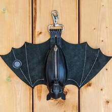 1PC New Fashion Leather Bat - Shaped Coin Purse Men Women  Gothic Punk Style Daily Party Accessory - Genuine Leather Magnetic - View 3