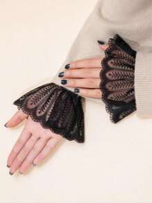 1 Pair Lace Hollow Out Gloves, Suitable For Party, Wedding And Daily Wear - Gloves - View 1