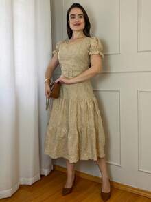 Women's 3-Marias Midi Dress In Elegant Cotton Lace With Belt And Ruffled Hem - Casual Fashion - For Dating Or Weddings - 米色 - 查看 4