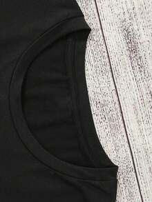 SNOOPY Dancing-Themed Short-Sleeved Women's Clothing With A Literary Style. The Unique Hand-Drawn Comic Book Pattern And Stylish Round Neck Design Make It Suitable For Everyday Wear. - màu đen - Xem 3