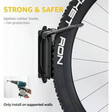 MonTEK - Soporte de pared giratorio para bicicleta paquete de 2 perchas de cochera y soporte vertical para bicicleta que ahorra espacio para cochera y departamento gancho de almacenamiento - Rojo - Ver 5