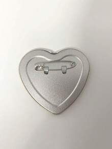 心形徽章，经典时尚徽章/胸针，2D平面设计，高品质金属配件，适合装饰衣服、帽子、背包，是送给朋友、同学、同事和亲戚的趣味礼物。 - 彩色 - 查看 5