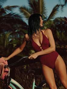 Sexy Hollow Out Halter One-Piece Swimsuit, Fashionable For Beach Vacation In Summer - Red - View 2