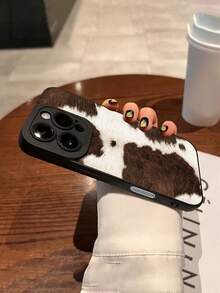 1pc "Faux Fur" Brown Cow Print Artificial Fur Cover Design Phone Case | Precise Lens Cutout, Black TPU Soft Case Compatible With IPhone 16 Pro Max, 15, 14, 13, 12, 11 Pro Max, Plus, Mini, 16E, XR/X/XS Max, 17/Air/17Pro/17Pro Max And Other Models, Suitable As A Gift For Friends - Black - View 4