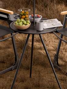 1pc Outdoor Foldable Round Table With Dual Layers, Lamp Holder, Lightweight Adjustable Height Portable Camping/Picnic Table (Note: Lamp Not Included, Only The Lamp Holder)