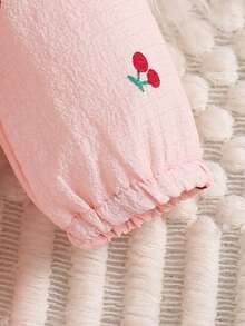 新生女宝宝可爱卡通樱桃图案圆领纽扣荷叶边撞色蝴蝶结长袖连体衣，配发带