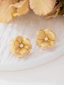1 Pair Elegant Modern Fashionable Urban Metal Textured Faux Pearl Inlaid Gold Double Layer Flower Stud Earrings For Women - Yellow Gold - View 4