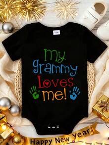 My Grammy Loves Me! Cartoon Print Baby Romper, A Stylish And Casual Short-Sleeve  With A Round Neck, Perfect For Boys And Girls To Wear For Holiday Celebrations And Activities Throughout The Year. Made Of Soft Cotton For Comfort. - 黑色 - 查看 1