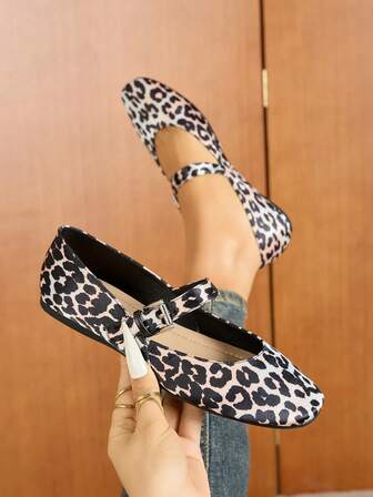 Mjuka svartvita ko-tryck bekväma damskor, utomhus casual bröllopsfest andningsbara ihåliga platta balettskor, mångsidiga loafers