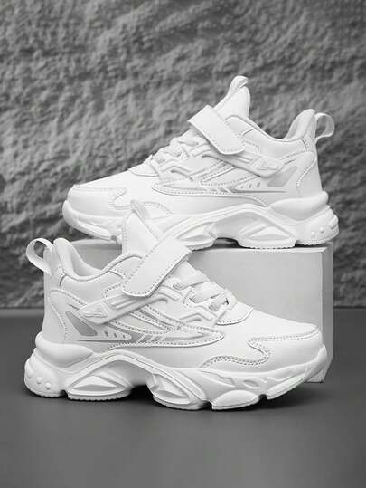 1双青少年秋冬季真皮厚底运动鞋，可调节魔术贴搭扣，防滑，柔软舒适内衬，适合学生、户外、露营、旅行、运动等场合。