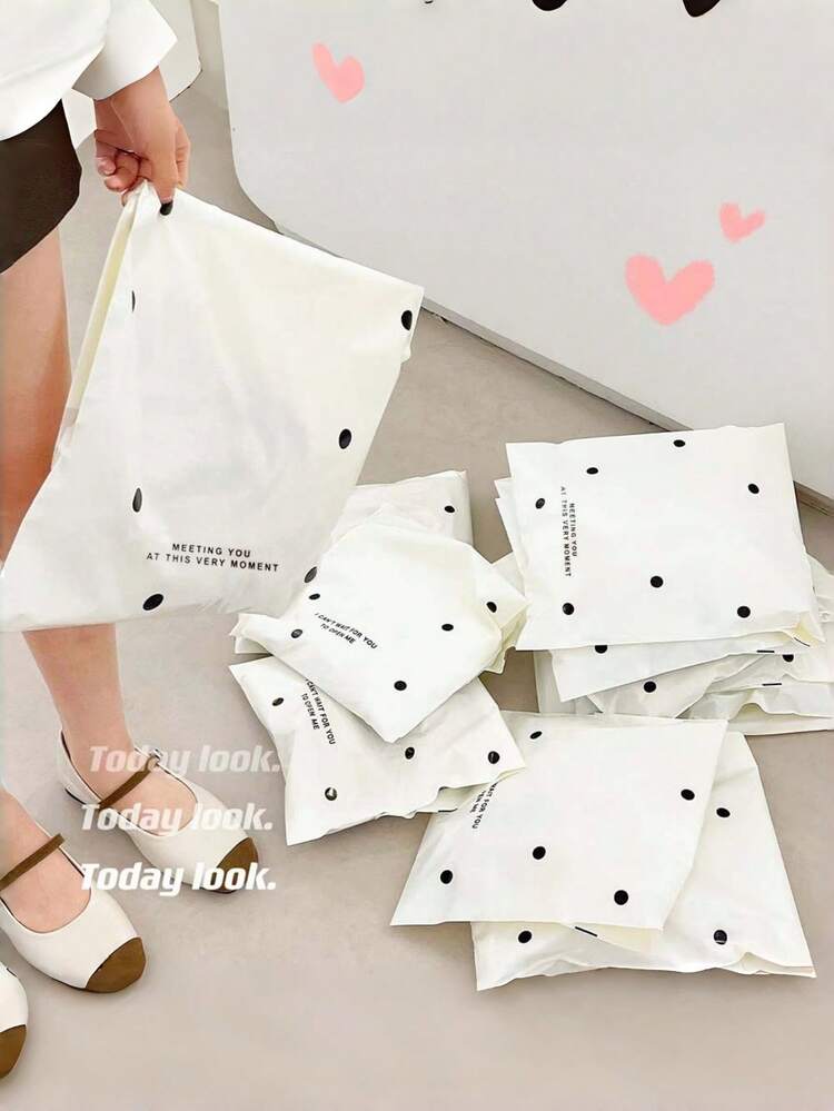 Paquete de 20 bolsas de envío comerciales con lunares blancos pequeños, sobres de envío de ropa, suministros de envío, bolsas de correo impermeables, bolsas de correo con adhesivo fuerte, adecuadas para el envío de regalos, transporte de ropa y diversas necesidades de envío temporal, adecuadas para ocasiones como el Día de la Madre, San Valentín y ceremonias de graduación. - Blanco - Añade 2