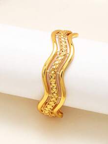 1件优雅水波纹设计手镯，镀铜不规则形状手镯。适合迪拜阿拉伯婚礼和订婚时佩戴，作为女士珠宝配饰。 - 金黃色 - 查看 3