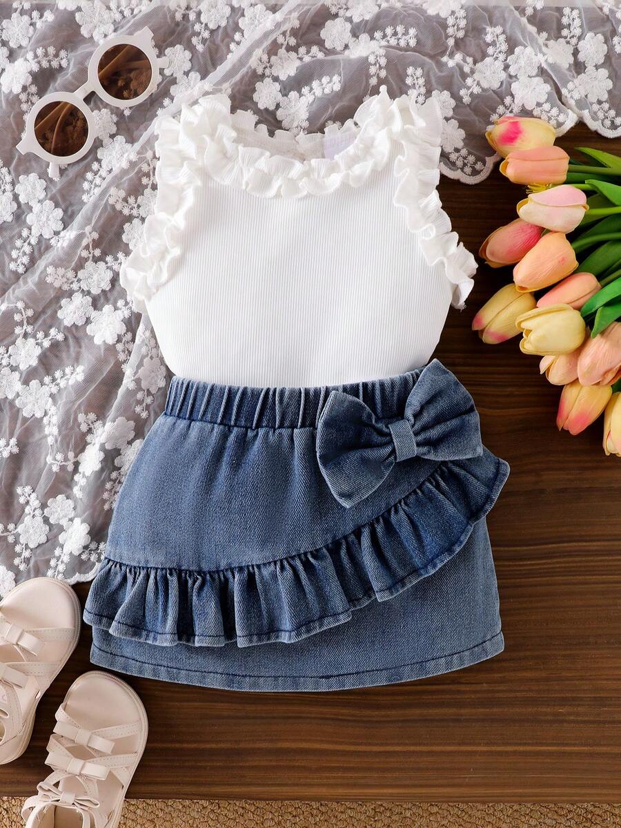 两件套女婴无袖荷叶边上衣和牛仔裙，裙摆饰有大蝴蝶结荷叶边 - 白色 - 查看 1