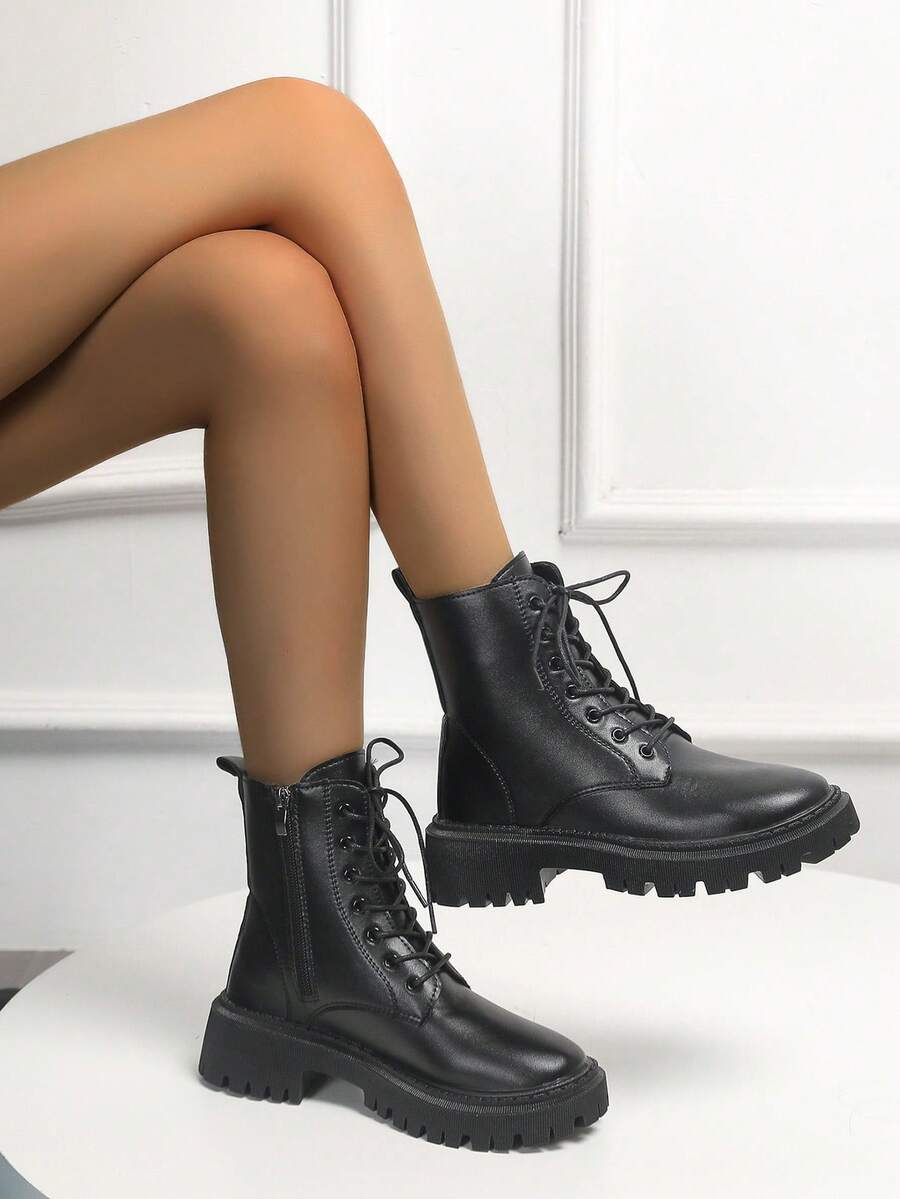 女士秋冬新款英伦风黑色真皮交叉绑带短靴，复古圆头粗跟金属侧拉链韩版校园风踝靴，经典时尚百搭踝靴 - 黑色 - 查看 1